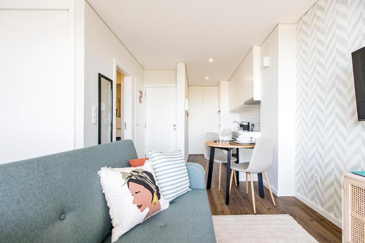 Elegant Studio W/ Ac & Balcony By Lovelystay OOporto Esterno foto