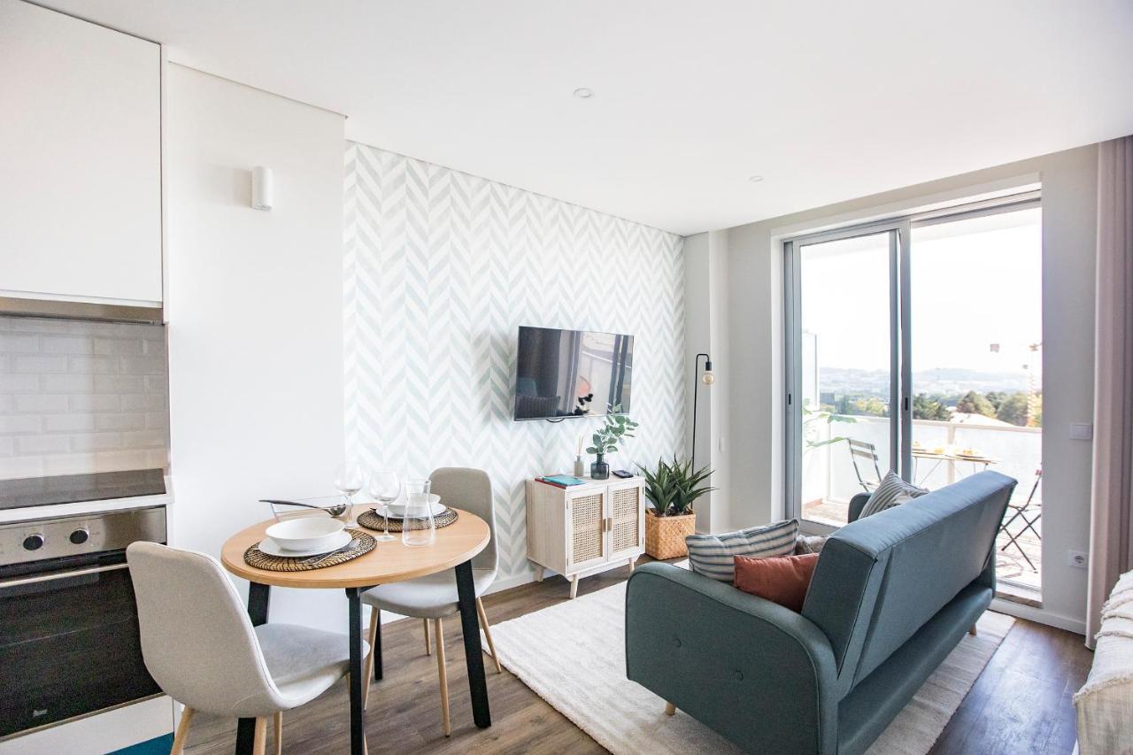 Elegant Studio W/ Ac & Balcony By Lovelystay OOporto Esterno foto